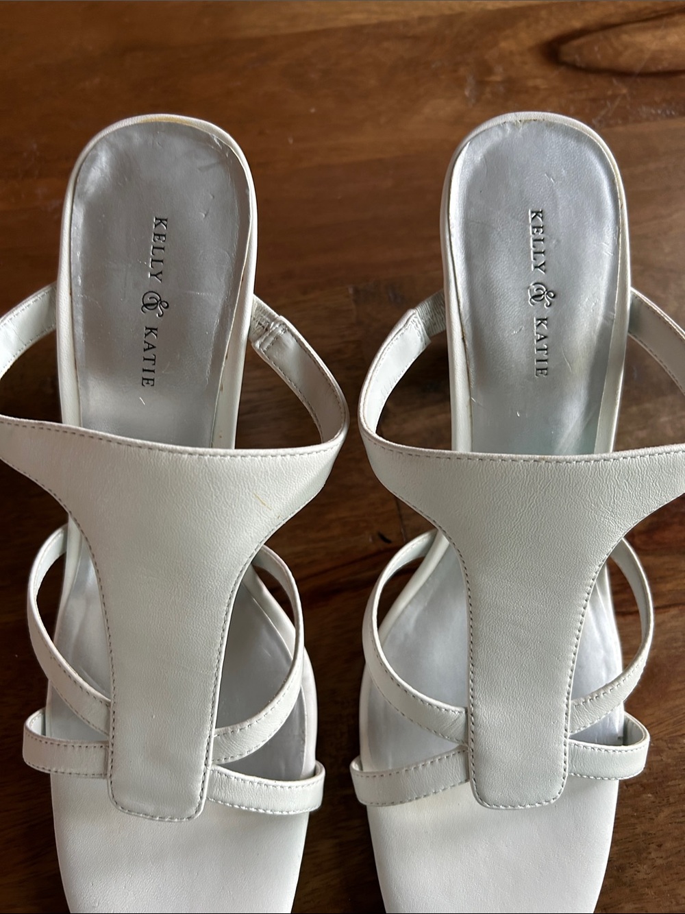 New Kelly & Katie White Bareback Sandal Pumps, 10 M - Picture 6 of 8